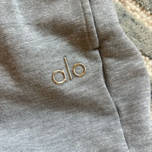 Alo wide leg sweatpants - Picture 2 of 3